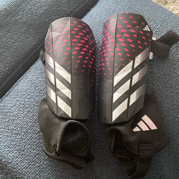 adidas Other - Kids adidas shin guards XS